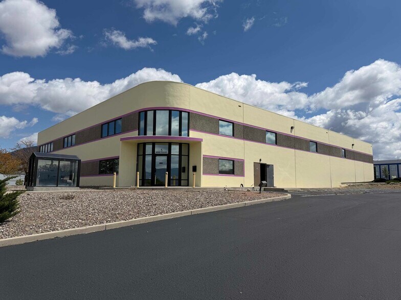 Primary Photo Of 5 Airpark Vista Blvd, Dayton Manufacturing For Lease