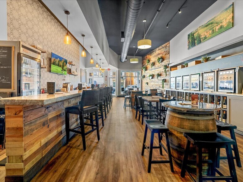 More Photos Of 46 Main St, Plymouth Storefront For Sale