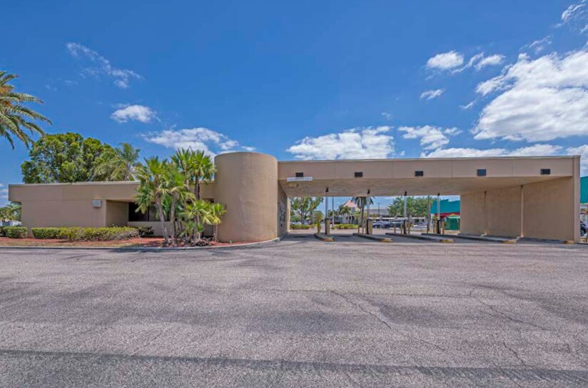 More Photos Of 2307 Del Prado Blvd S, Cape Coral Bank For Lease