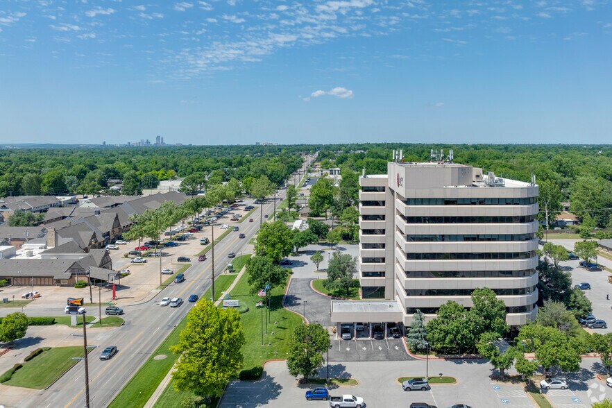 More Photos Of 5727 S Lewis Ave, Tulsa Office For Lease