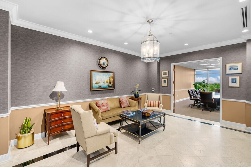 More Photos Of 5550 W Executive Dr, Tampa Office Residential For Sale