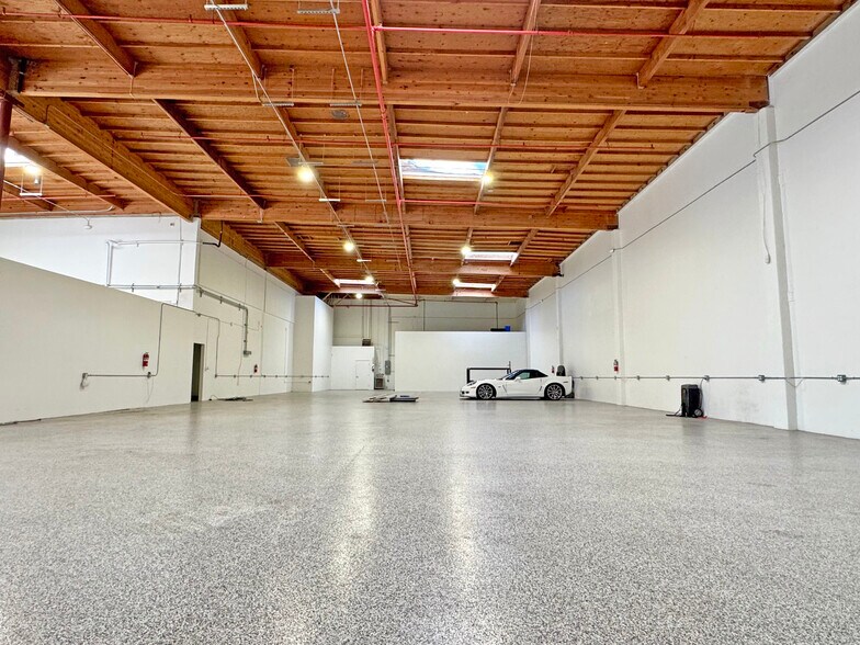 More Photos Of 1025 Cindy Ln, Carpinteria Warehouse For Sale