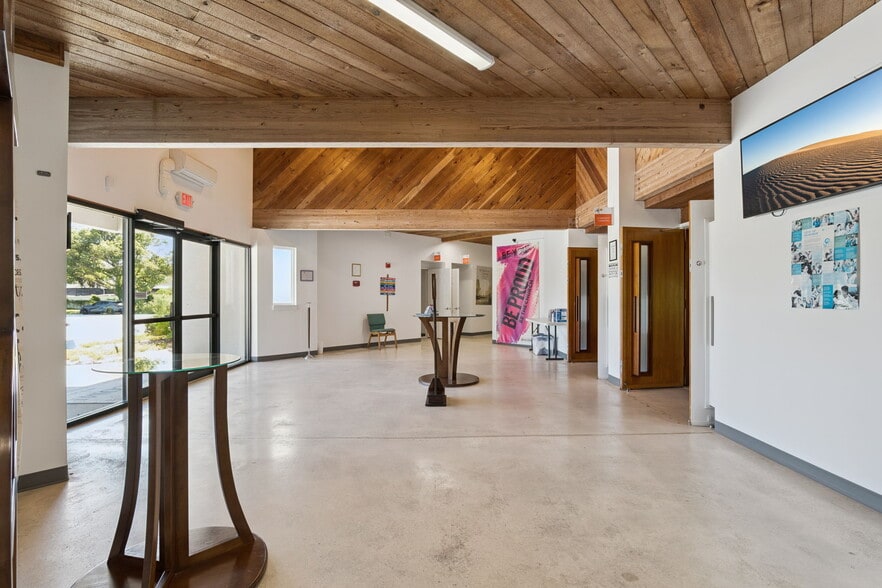 More Photos Of 9300 University Blvd, Orlando Specialty For Sale