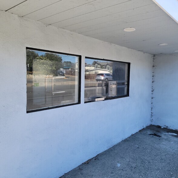 More Photos Of 1303 Carlson, Richmond Storefront Retail Residential For Sale