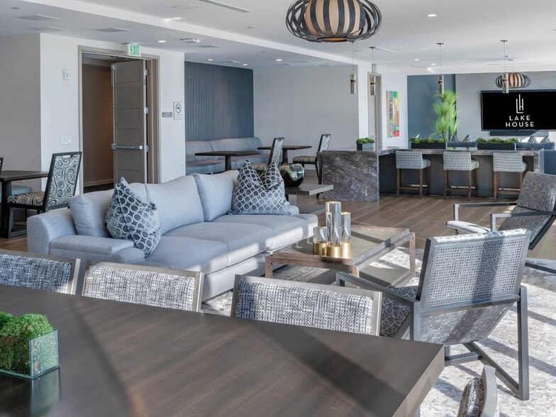 More Photos Of 295 NE Ivanhoe Blvd, Orlando Apartments For Lease