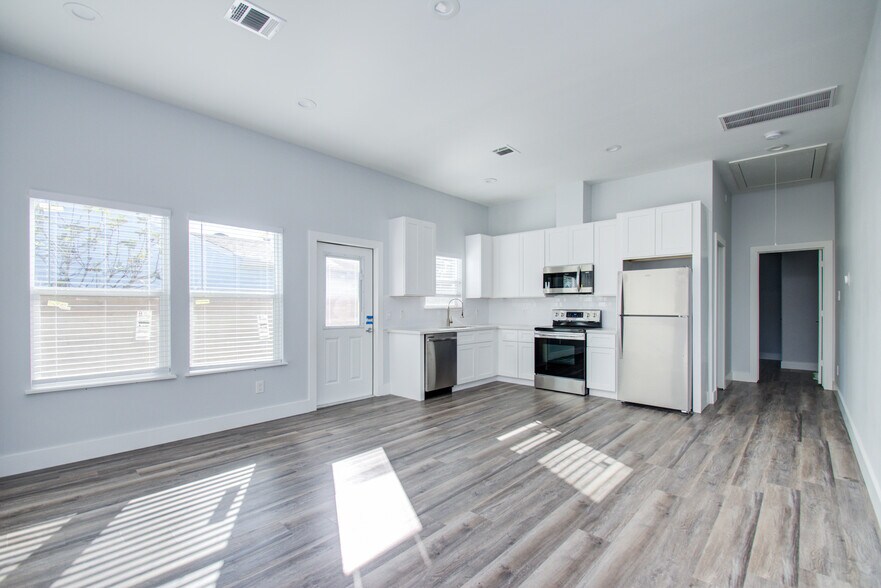 More Photos Of 2620 Delafield St, Houston Apartments For Sale