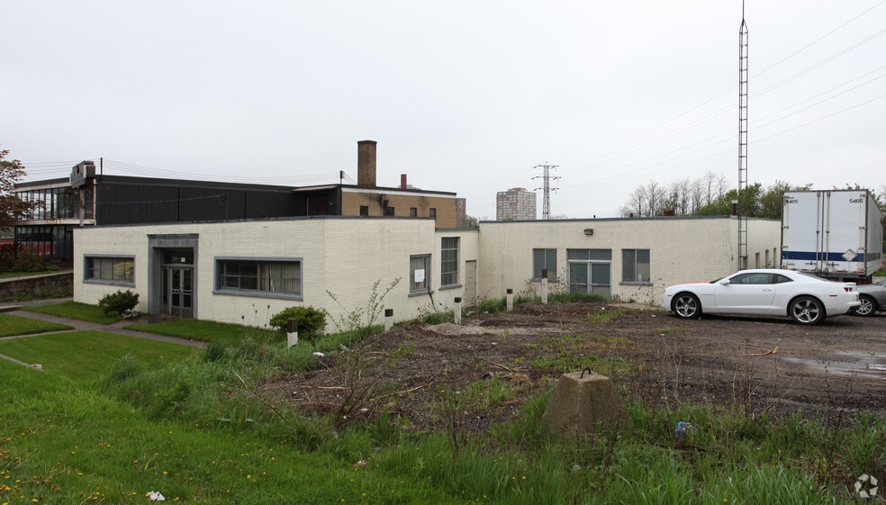 More Photos Of 680 Caledonia Rd, Toronto Warehouse For Lease