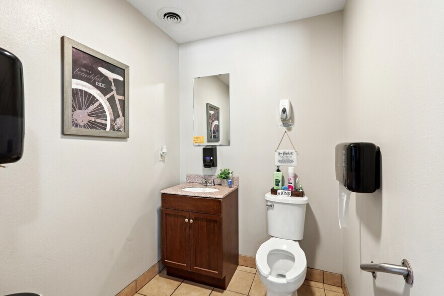 More Photos Of 309 Trail St, La Valle Restaurant For Sale