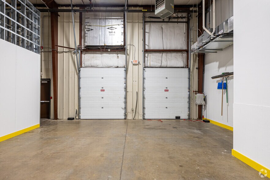 More Photos Of 299 Industrial Ln, Torrington Distribution For Lease