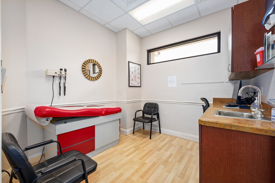 More Photos Of 1667 Clyde Morris Blvd, Daytona Beach Medical For Lease