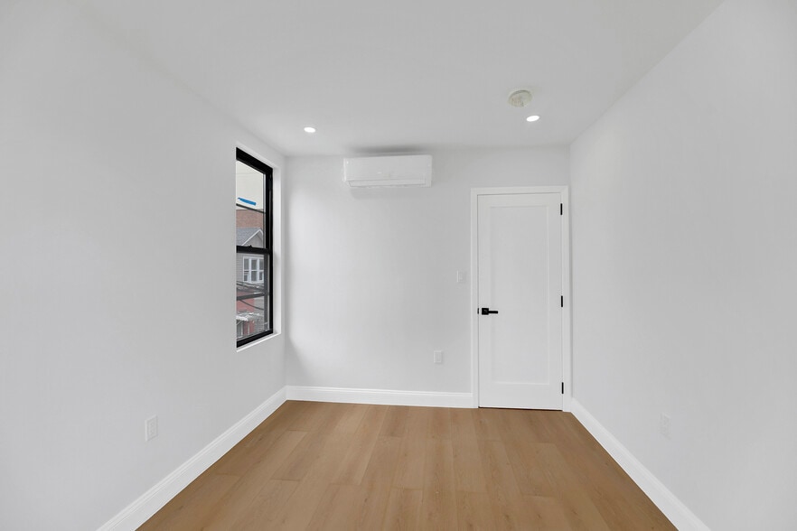 More Photos Of 3013 Brighton 5th St, Brooklyn Apartments For Sale