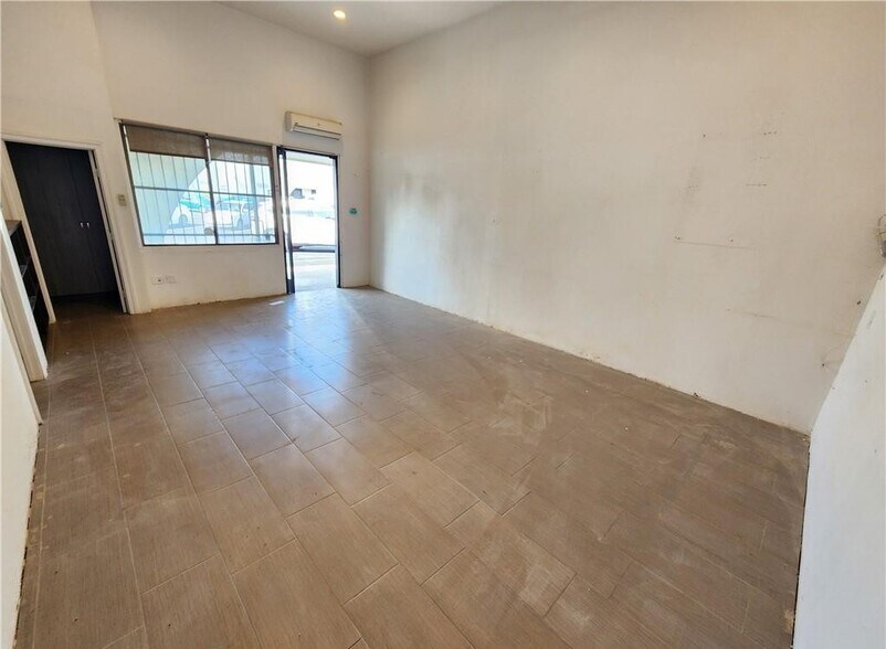 More Photos Of 12970 Branford St, Pacoima Warehouse For Lease