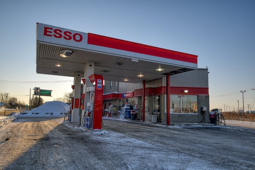 More Photos Of 519 Rue Saint-Jacques, Napierville Utility Substation For Sale