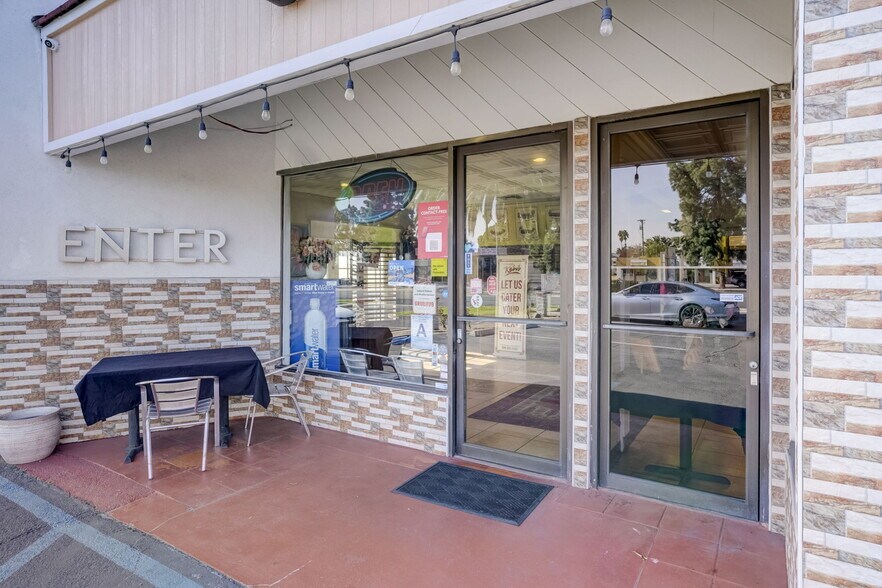 More Photos Of 733 N Mountain Ave, Upland Restaurant For Sale