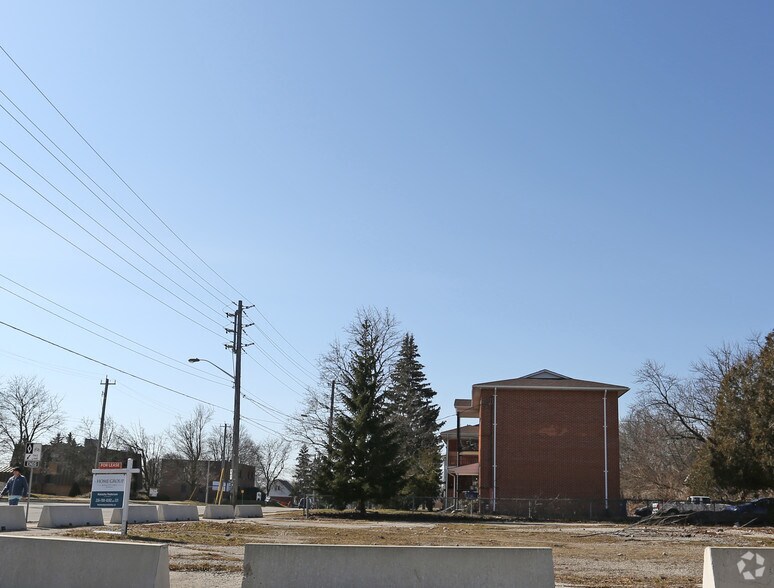 More Photos Of 324 Speedvale Ave E, Guelph Land For Lease