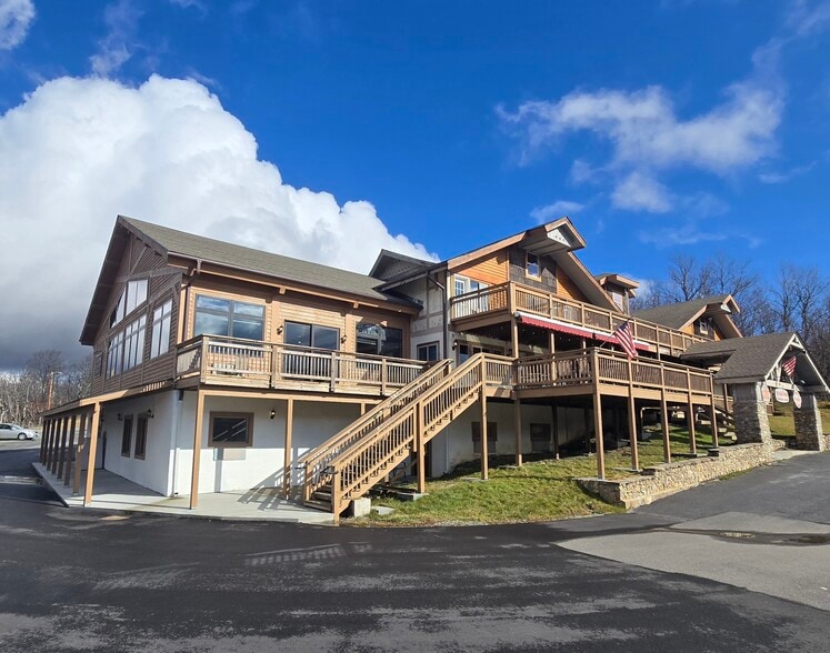 Primary Photo Of 606 Beech Mountain Pky, Beech Mountain General Retail For Sale