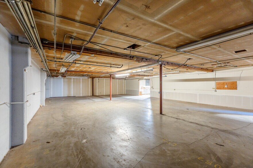 More Photos Of 3155 NW Yeon Ave, Portland Warehouse For Sale