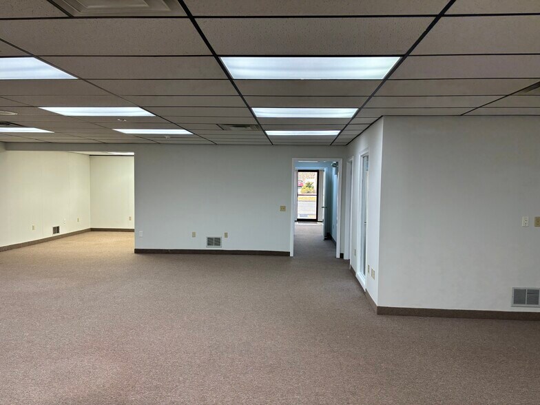 More Photos Of 110 Jefferson Blvd, Warwick Office For Lease