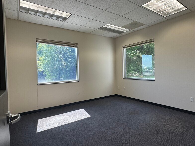 More Photos Of 3077 NW St Helens Rd, Portland Office For Lease