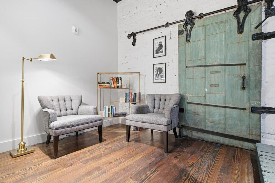 More Photos Of 525 Beaver St, Jacksonville Cemetery Mausoleum For Lease