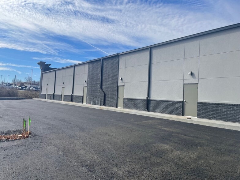 More Photos Of 2585 Old Russellville Pike, Clarksville General Retail For Lease
