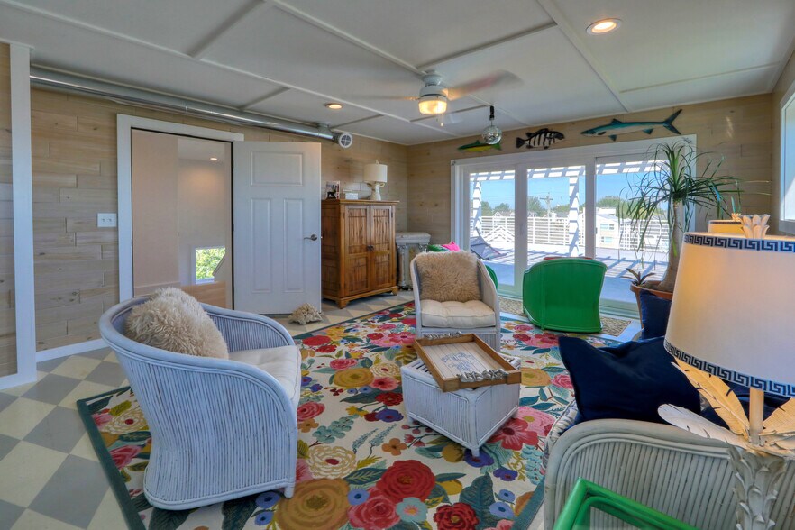 More Photos Of 205 E Savannah Rd, Lewes Specialty For Sale