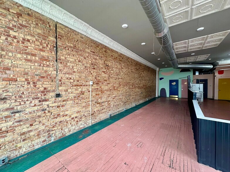 More Photos Of 800 E Michigan Ave, Lansing Apartments For Lease