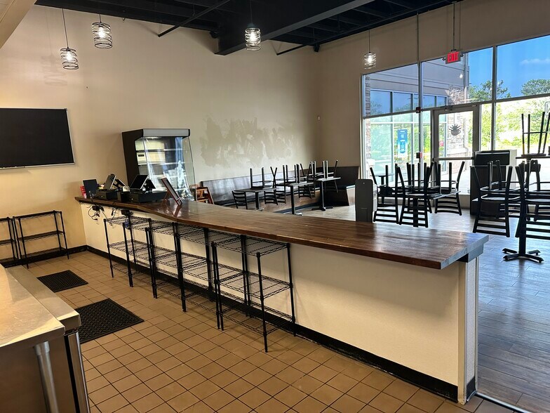 More Photos Of 240 Berlin Tpke, Berlin Unknown For Lease