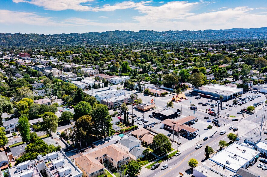 More Photos Of 12036 Magnolia Blvd, Valley Village Apartments For Sale