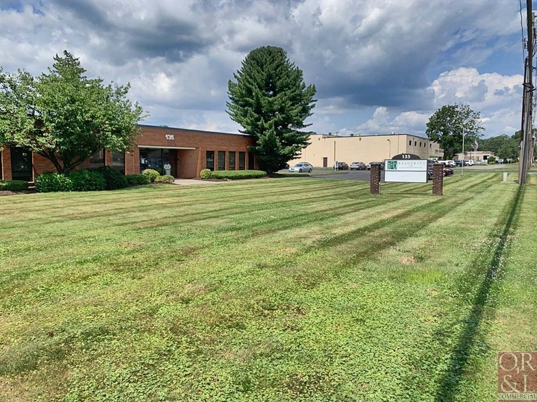 More Photos Of 135 N Plains Industrial Rd, Wallingford Light Manufacturing For Lease