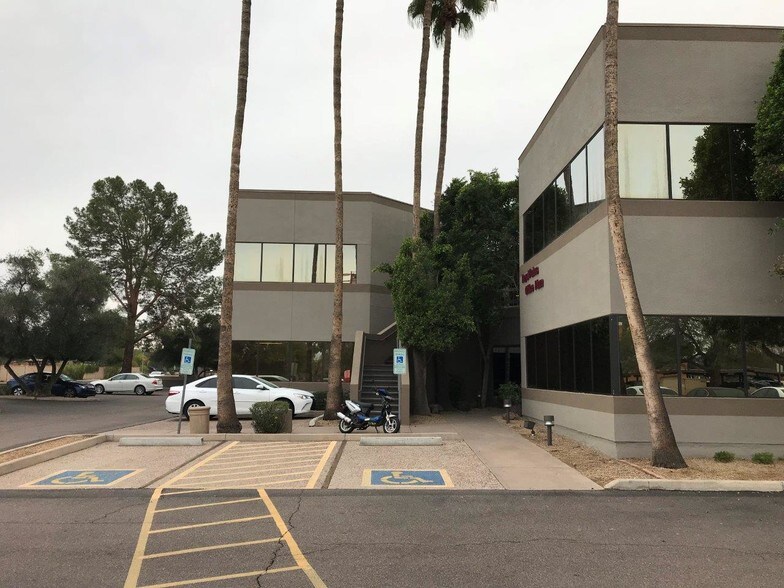 More Photos Of 8603 E Royal Palm Rd, Scottsdale Office For Lease