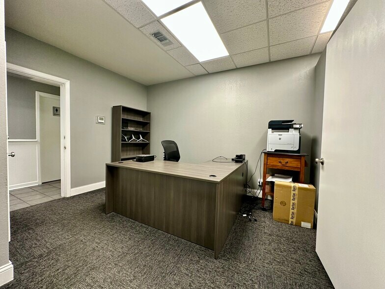 More Photos Of 705 Lamar St, Wichita Falls Office For Sale