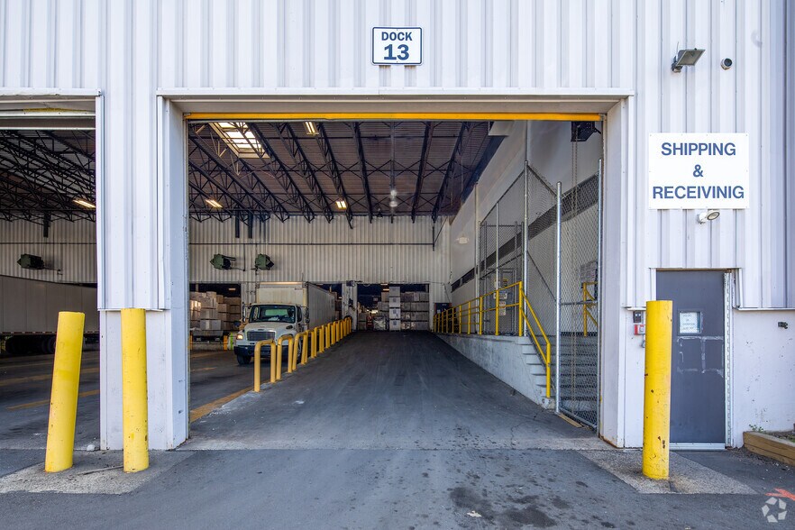 More Photos Of 3001 Woodbridge Ave, Edison Warehouse For Lease