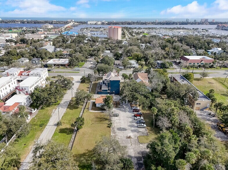 More Photos Of 404 S Ridgewood Ave, Daytona Beach Specialty For Sale