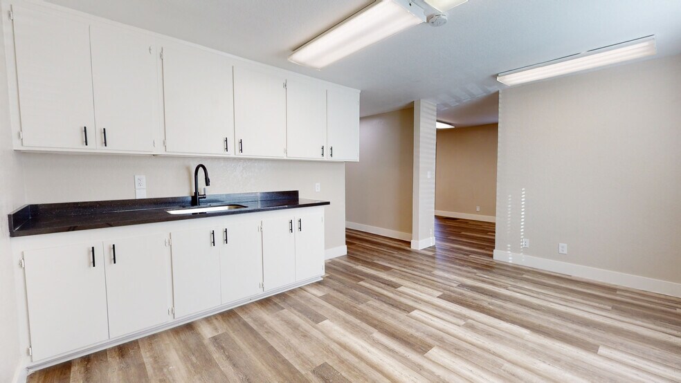 More Photos Of 1300 West St, Redding Office For Lease