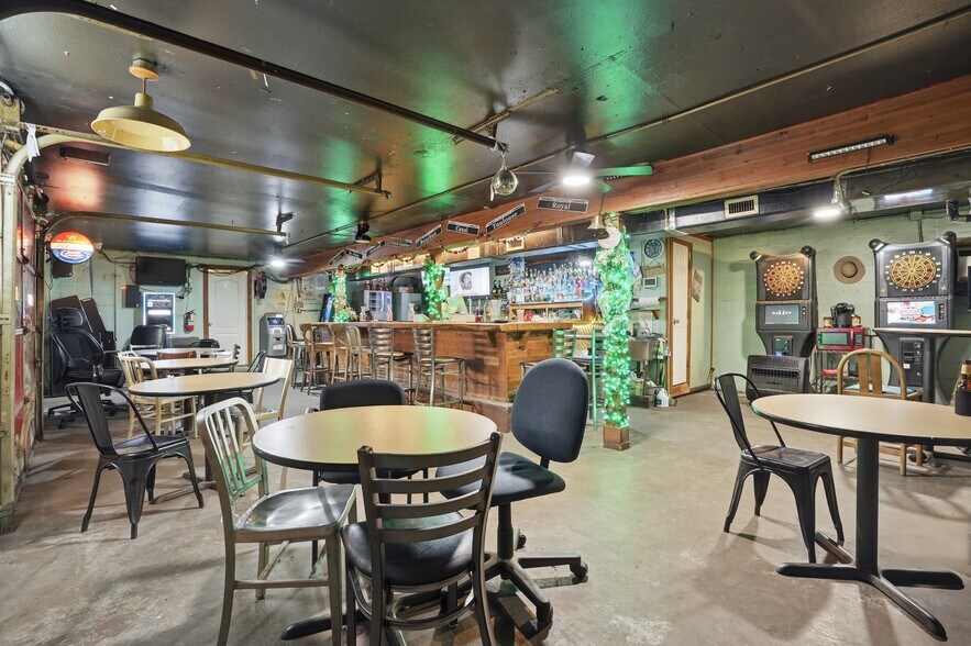 More Photos Of 2914 Old Highway 146, La Porte Bar For Sale