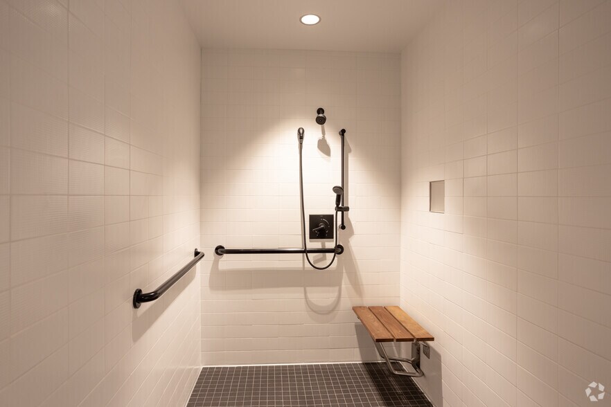 More Photos Of 3232 E Cesar Chavez St, Austin Office For Lease