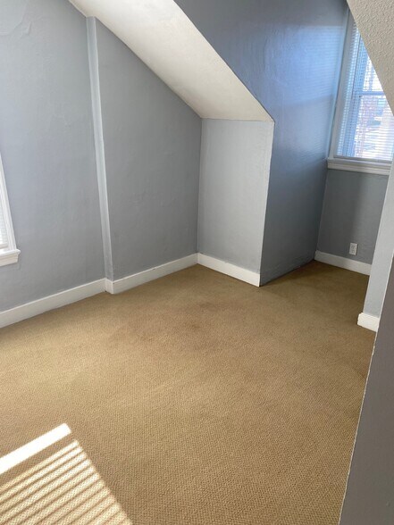 More Photos Of 4142 Crescent Dr, Saint Louis Medical For Sale