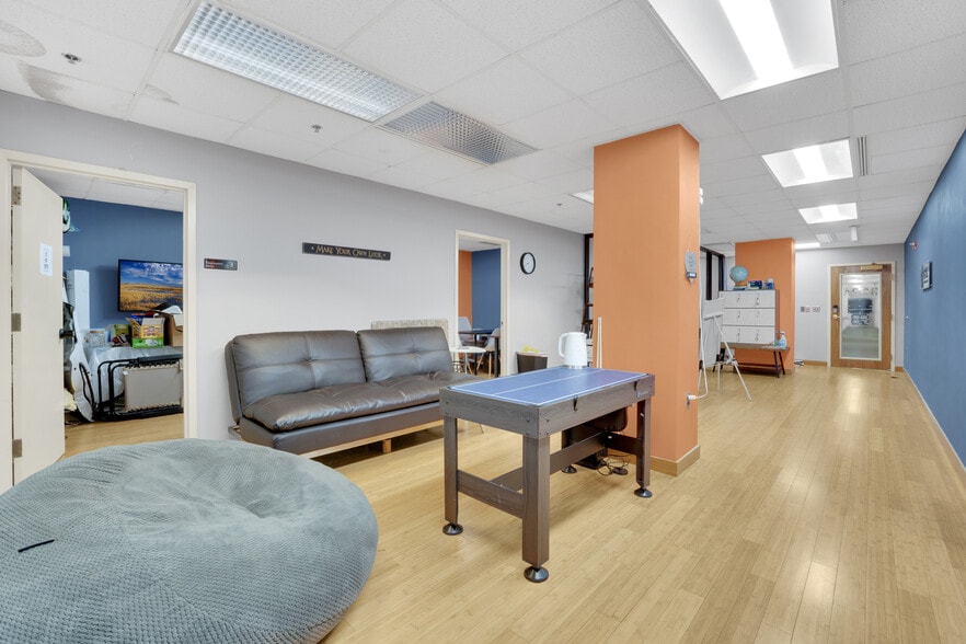 More Photos Of 7535 Little River Tpke, Annandale Office Residential For Sale