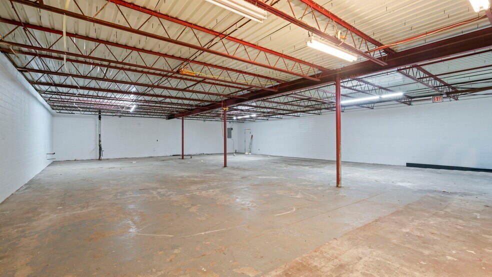 More Photos Of 3802 Hardy St, Houston Freestanding For Lease