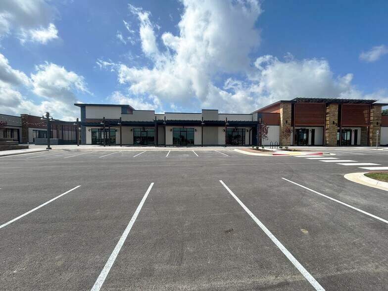 More Photos Of 5653 Gateway Ave, Springdale General Retail For Lease