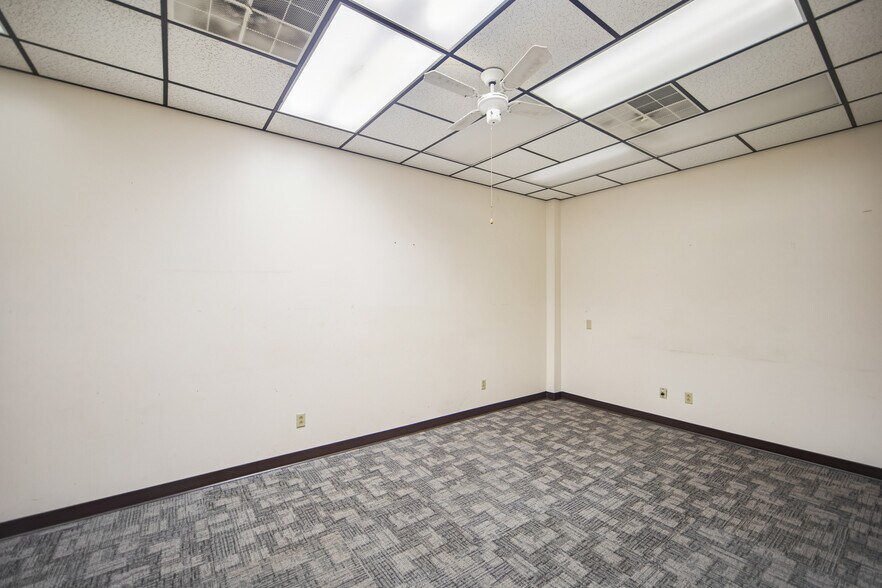 More Photos Of 200 1st Ave E, Newton Office For Sale
