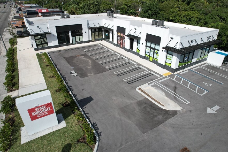 More Photos Of 1401 NW 119TH, North Miami Storefront Retail Office For Lease