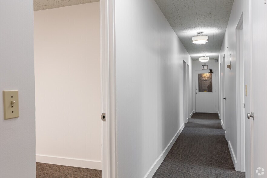 More Photos Of 2455 NW Marshall St, Portland Office For Lease