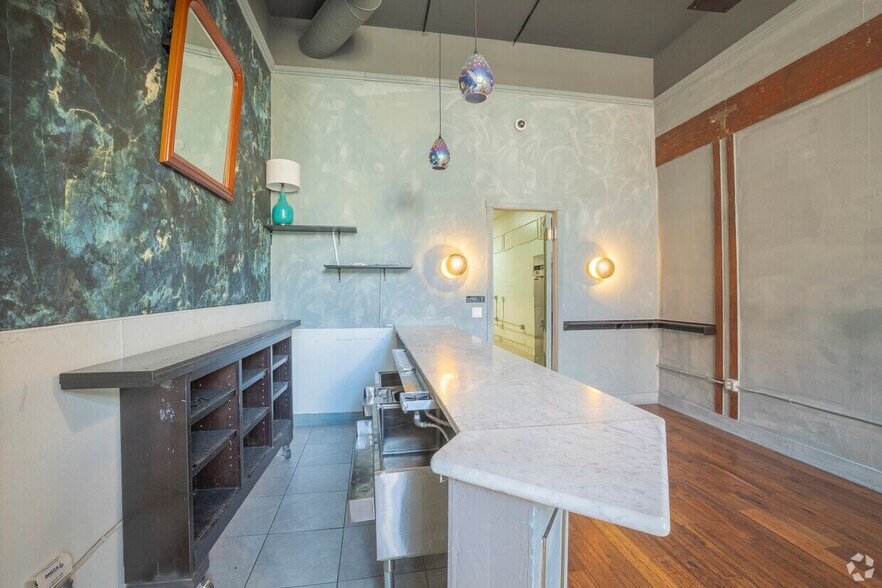 More Photos Of 1901-1915 San Pablo Ave, Oakland Storefront Retail Office For Lease