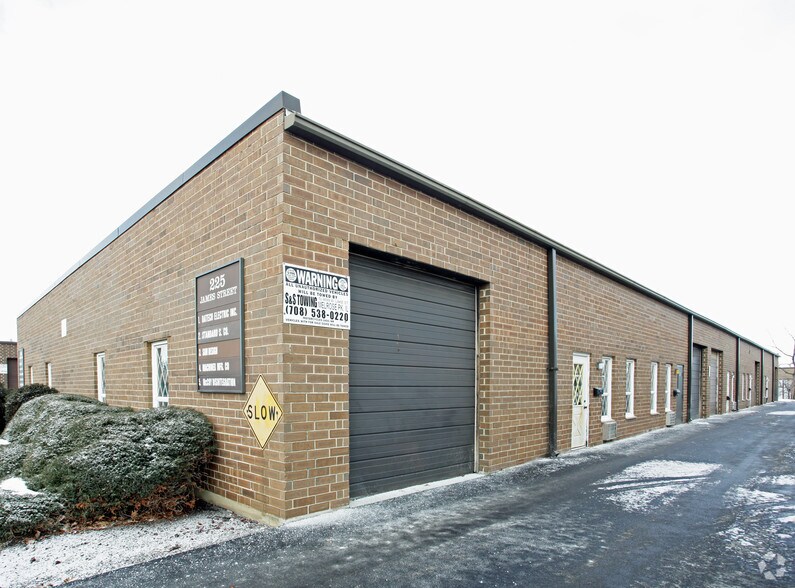 More Photos Of 225 James St, Bensenville Warehouse For Lease