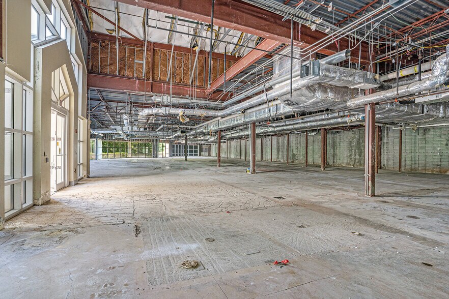 More Photos Of 4000 Corporate Center Dr, Morrow Medical For Sale