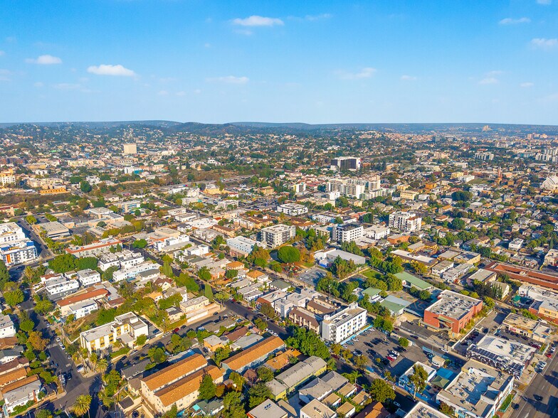 More Photos Of 146 Rosemont Ave, Los Angeles Apartments For Sale