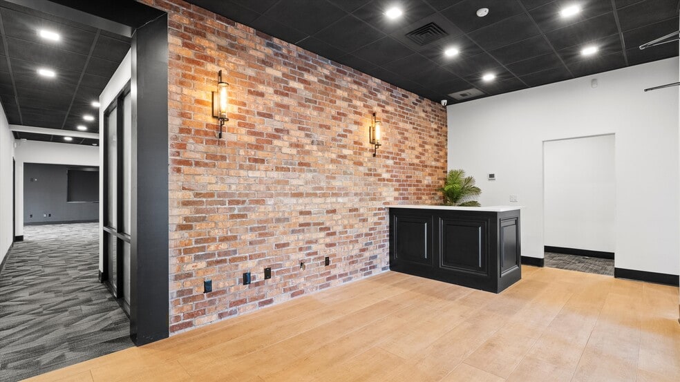 More Photos Of 5808 Bedford St, Pasco Office For Lease