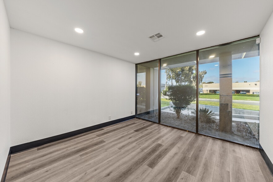 More Photos Of 23282 Peralta Dr, Laguna Hills Warehouse For Sale